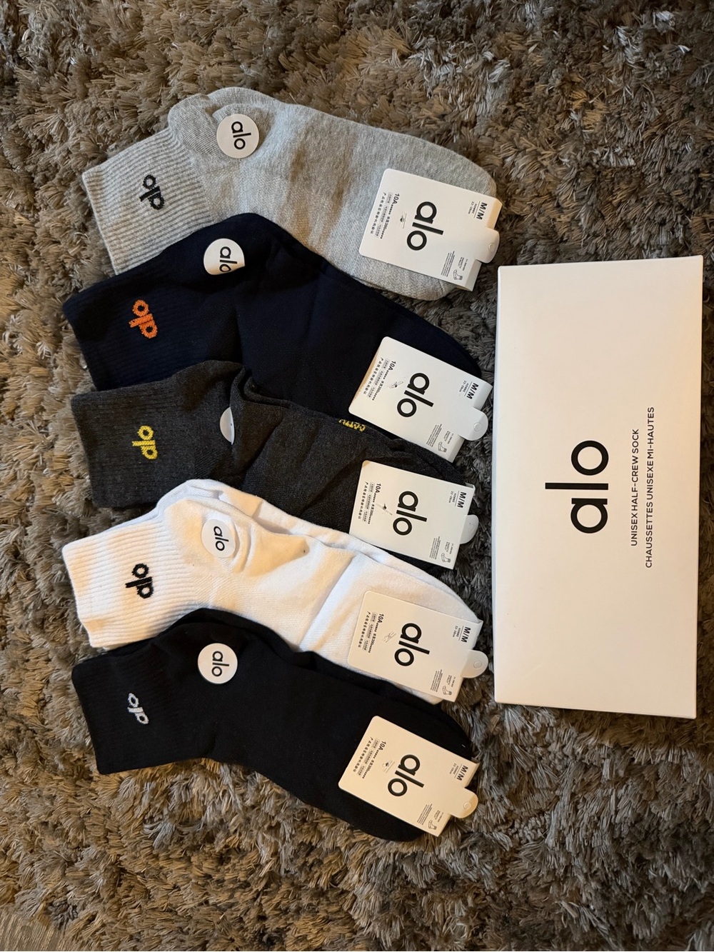 ALO Yoga Crew Socks Multi-Color Pack — Gray, Navy, Charcoal, White, Black